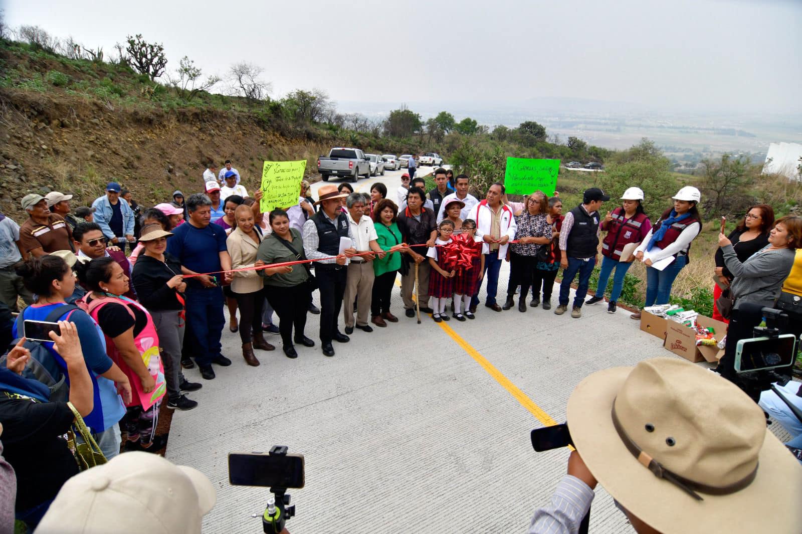 Boletín 186.- Miguel Gutiérrez entrega obras en Xico Nuevo, Tezompa y San Pablo